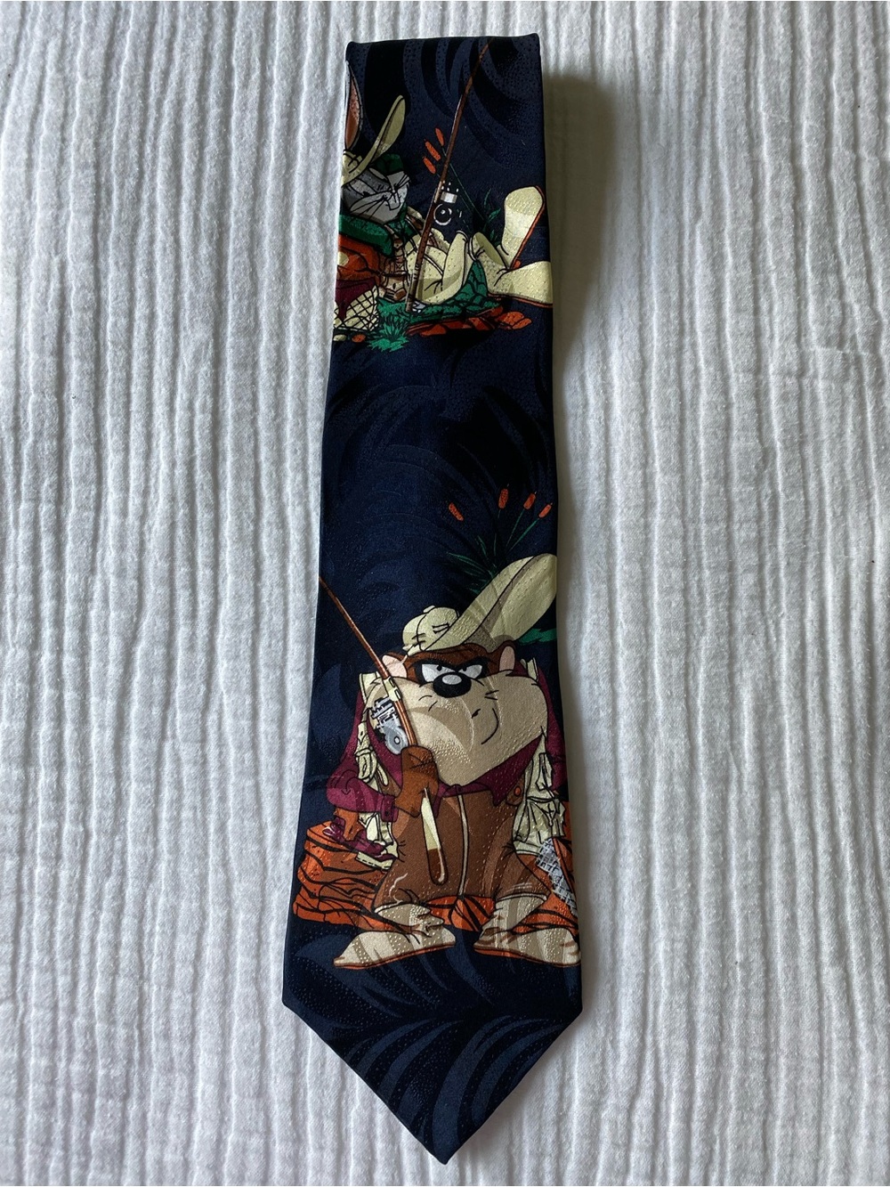 Fishing Novelty Silk Tie Looney Tunes Bugs Bunny & Tasmanian Devil Vintage